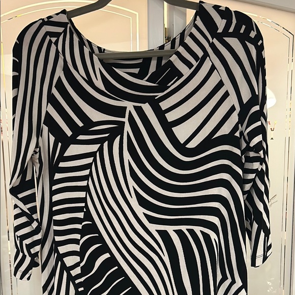 Chico's Travelers Black and White Striped 3/4 Sleeve Graphic Top - Picture 7 of 7